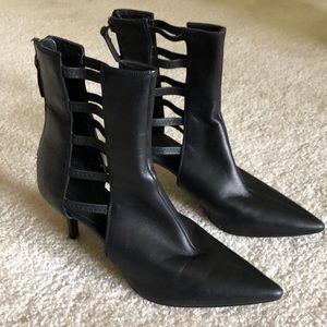 Super cute Zara leather boot.